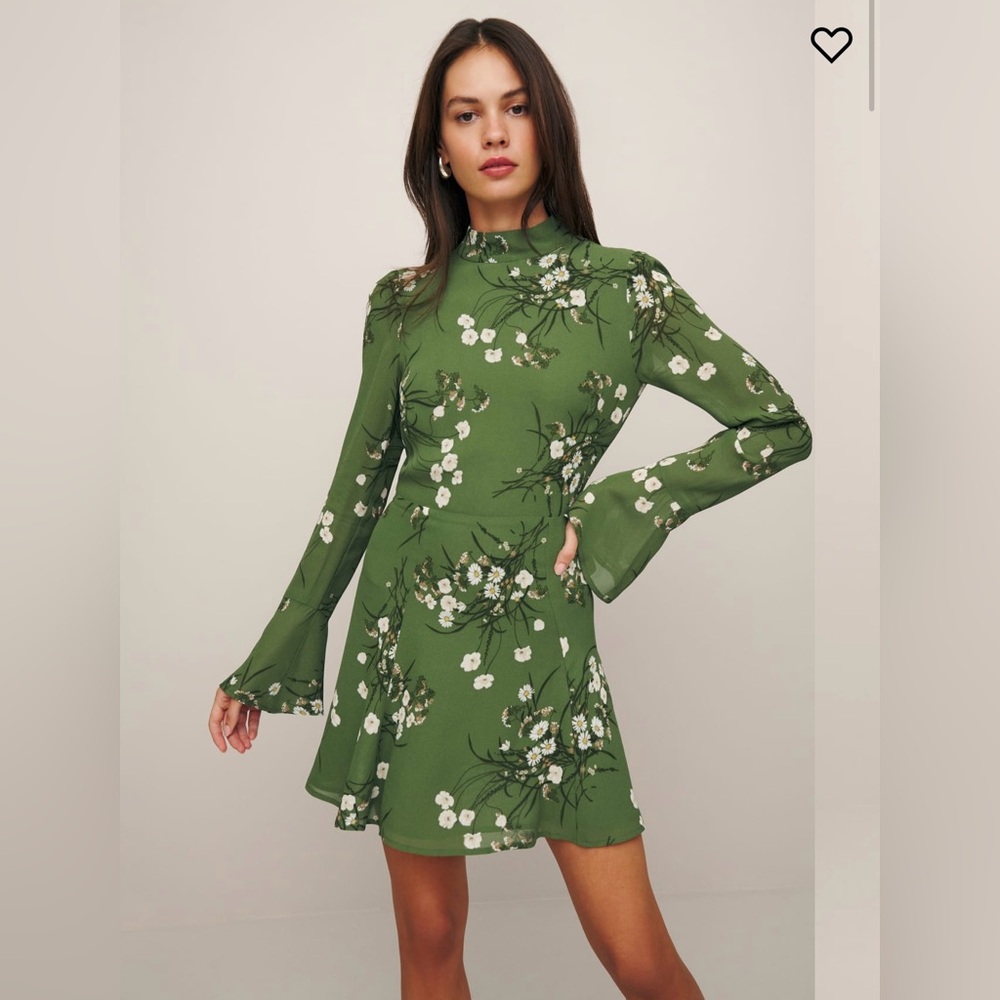 Reformation Persis Dress in Lomita Green Floral
Mockneck Long Sleeve Size 6